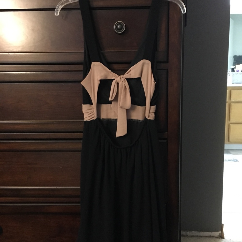 Dress - Picture 3 of 3
